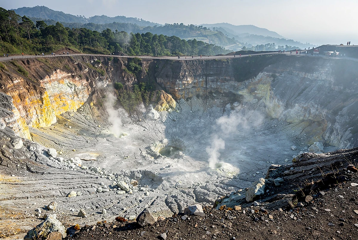 Tangkuban Perahu Volcano, Tea Plantations & Hot Springs Day Trip from Jakarta