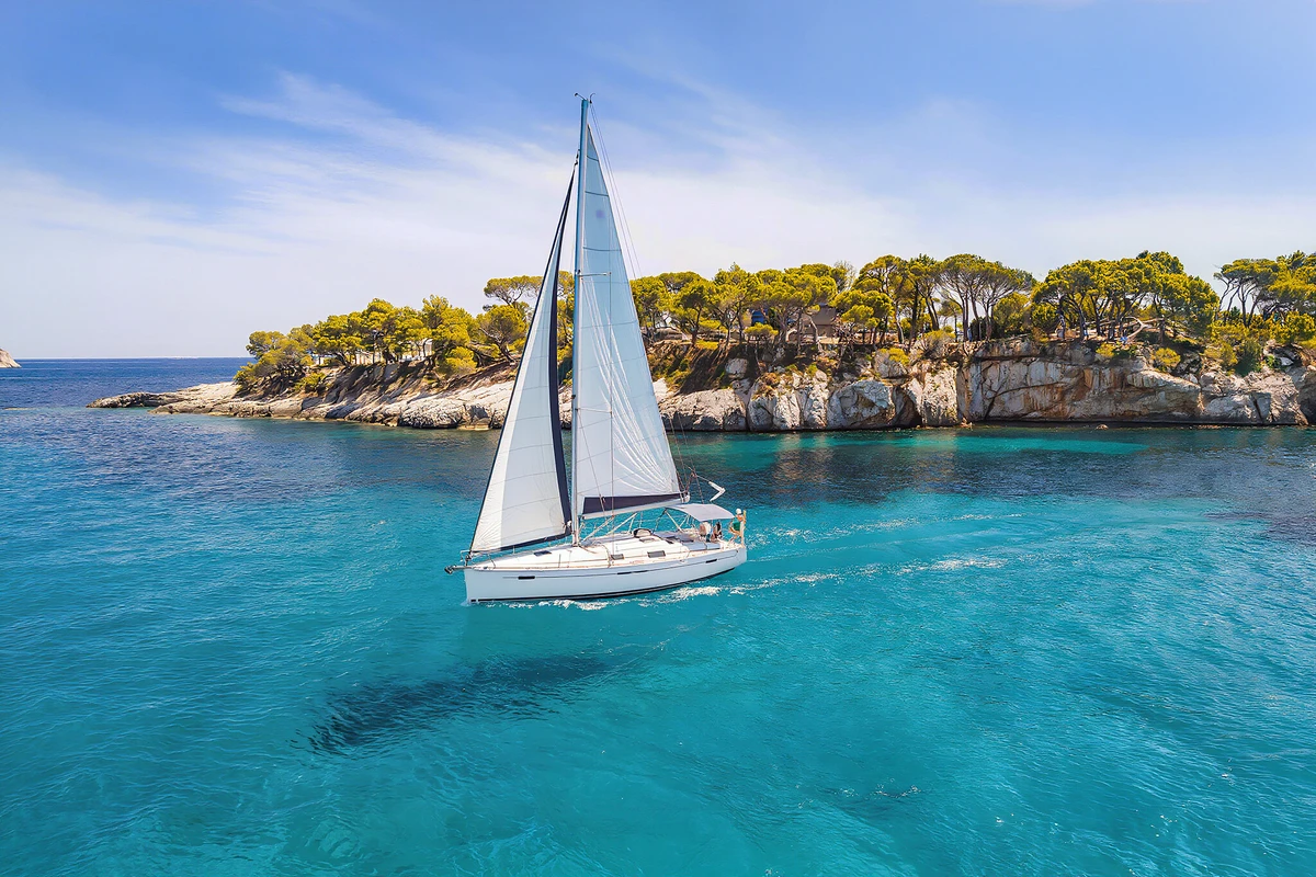 Half-Day Sailboat Trip to the Lérins Islands from Cannes
