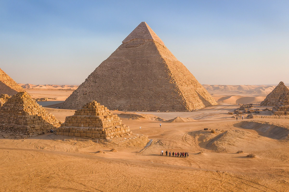 Cairo and Giza Pyramids Day Trip by Bus from Hurghada