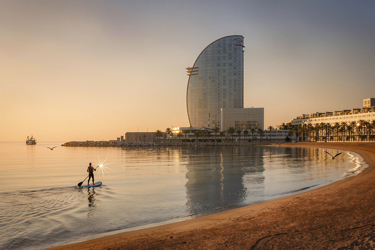 Sunrise Stand-Up Paddleboarding Class at Barceloneta Beach