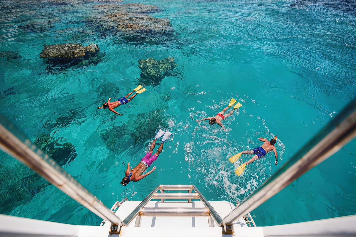 Semi-Submarine Coral Reef Cruise with Snorkelling Stop Hurghada