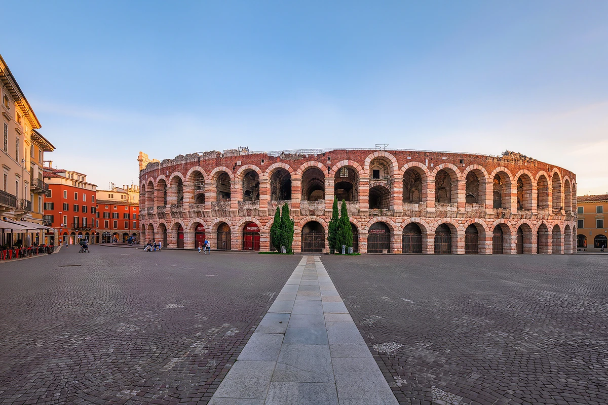 Verona, Sirmione & Lake Garda Day Trip from Milan with Boat Cruise