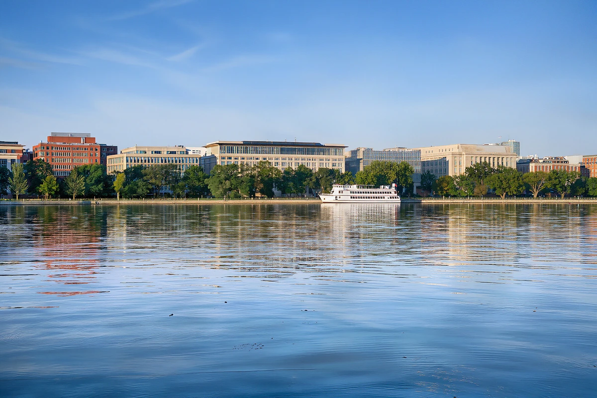 Washington DC Sightseeing Bus Tour with Potomac River Cruise