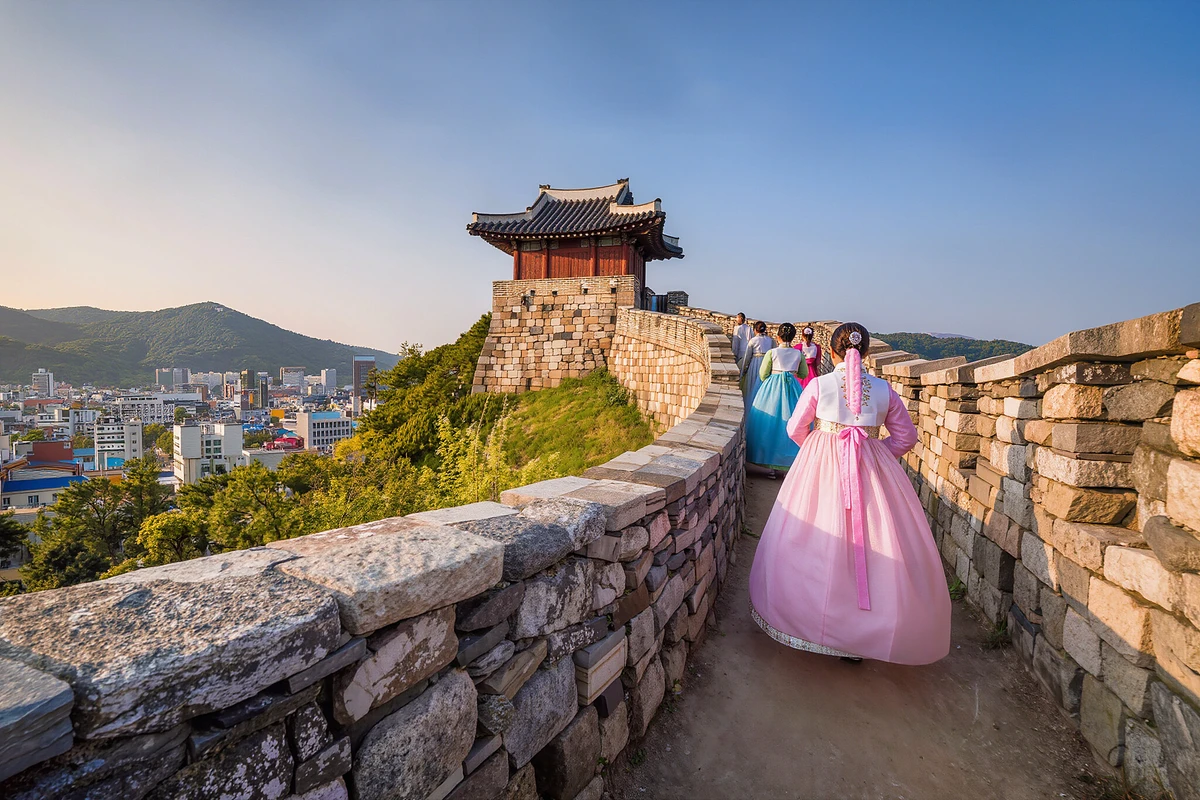 Suwon Hwaseong Fortress & Starfield Library Day Trip from Seoul